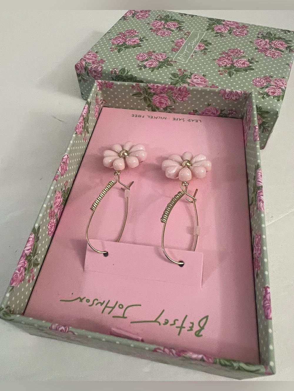 Betsey Johnson Gold tone Pink Daisy Drop Earrings - Picture 11 of 16